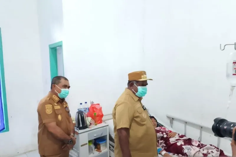 Pasca Pelajar keracunan MBG, Gubernur Kambu Perintahkan Tutup SPPG 01 Waisai 