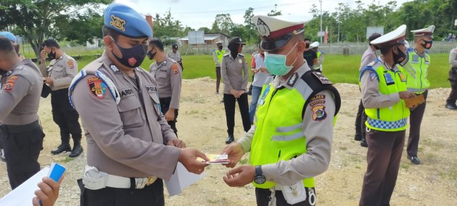  Sie Propam Polres Keerom Laksanakan Kegiatan Pemeriksaan Gaktibplin bagi Personil