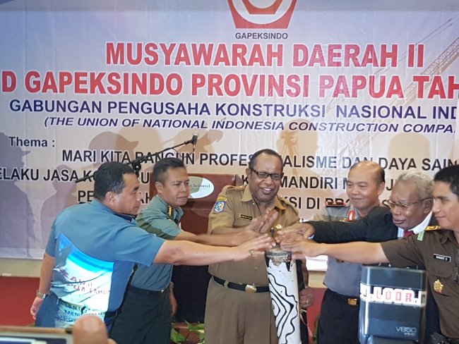 Pelaku Usaha Konstruksi di Papua Diminta Tingkatkan Profesionalitas Kerja