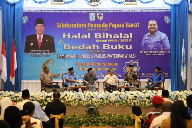 Gubernur Waterpauw Hadiri Halal Bihalal KNPI Papua Barat dan Bedah Buku Kaka Besar