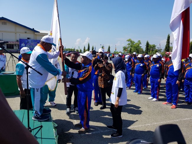 Gubernur Papua Lantik Pengurus KONI Kabupaten Jayapura