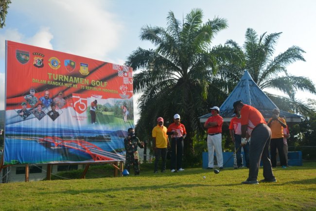 Turnamen Golf Kodam Cenderawasih Berhadiah Pajero Sport