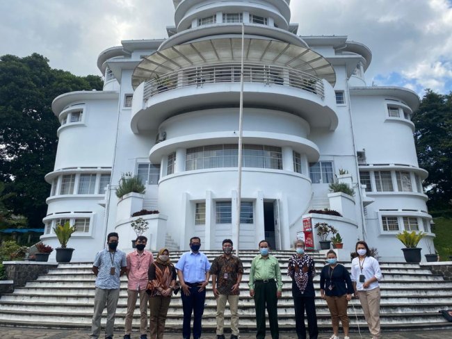 Staf Khusus Presiden Puji Rektor UPI Bandung atas Program Mentoring Mahasiswa Papua