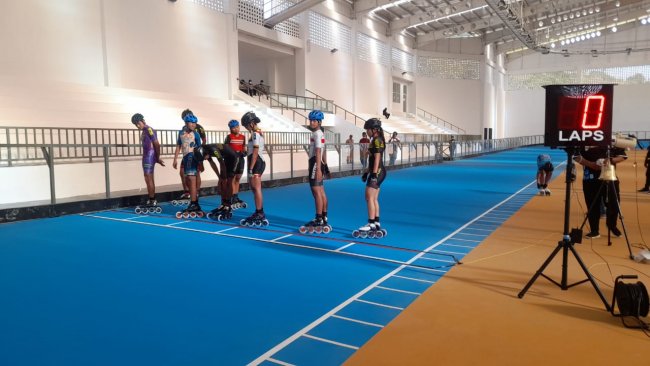  Atlet Sepatu Roda PON Papua Uji Coba Perangkat Pertandingan di Klemen Tinal Roller Sport