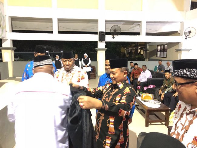 Gubernur Soedarmo Lepas 1057 Jamaah Haji Asal Papua