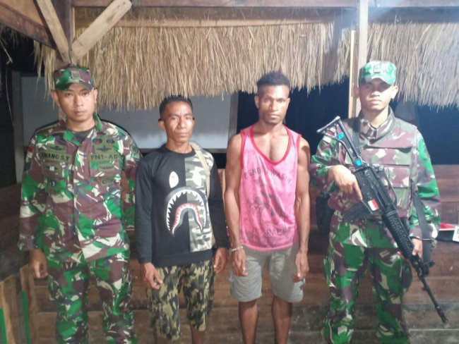 Petugas TNI Amankan 1060 Kg Kulit Kayu Masohi dan Miras Ilegal di Perbatasan Papua - PNG