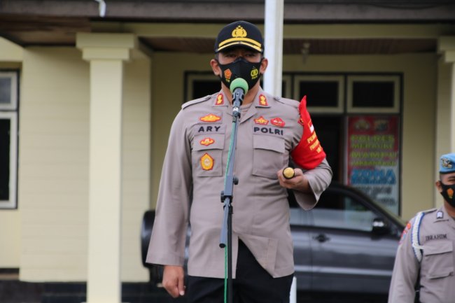 Kapolres Merauke : Anggota Jangan Berfoto dengan Paslon Bupati atau Paslon Wakil Bupati