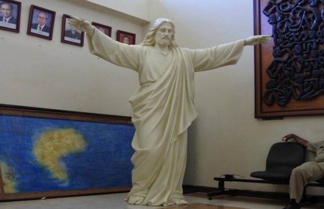 Karena Alasan Ini Pembangunan Patung Yesus di Papua Dihentikan