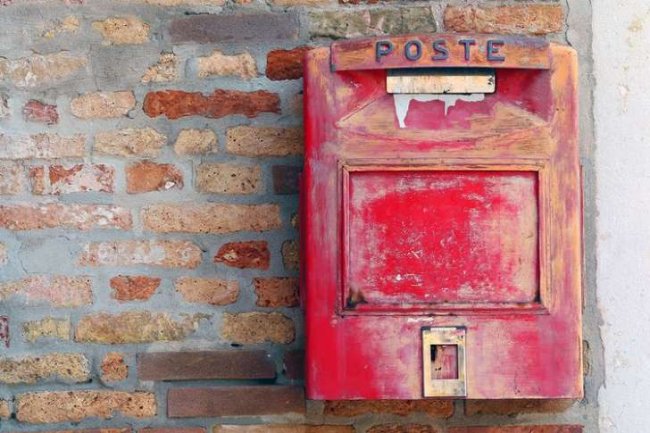 Karena Gaji yang Minim, Tukang Pos di Italia Simpan Setengah Ton Surat