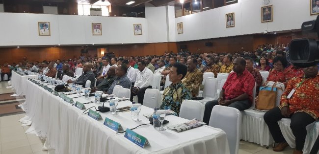 Gubernur Soedarmo Soroti Ketidakhadiran Bupati di Musrembang Provinsi Papua