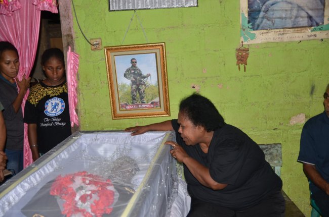 Jenazah Penembakan  Anggota TNI di Tembagapura Tiba Sorong