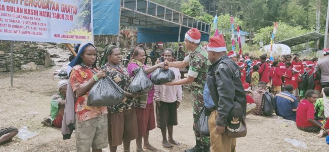 Sambut Natal, Koramil Beoga Puncak Gelar Bhakti Sosial dan Pengobatan Gratis