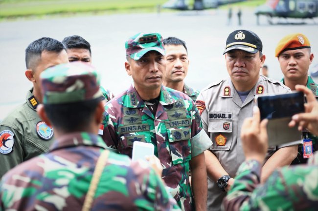 TNI Berhasil Kuasai Markas Kelompok Bersenjata di Oksibil 
