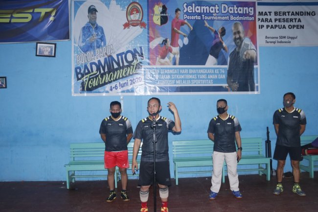 Peringati HUT Bhayangkara, Polda Papua Gelar Kejuaraan Bulutangkis 