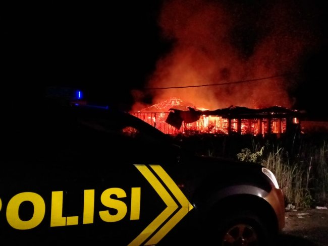 Eks Kantor Dukcapil Deiyai Terbakar