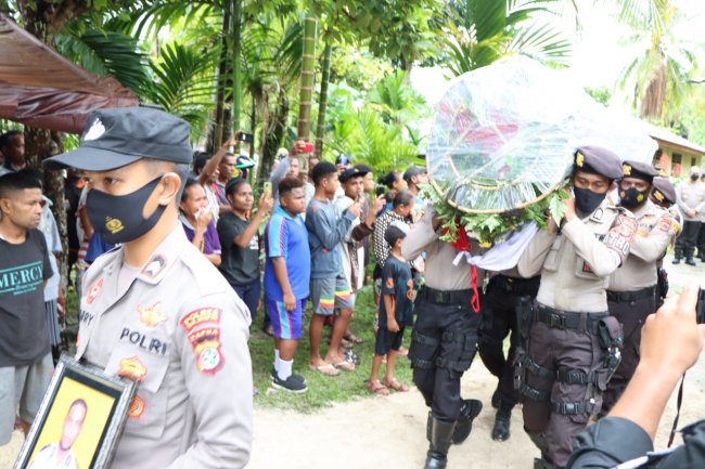 Jenazah Siswa SPN Polda Jambi Tiba di Kampung Halamannya Biak Papua