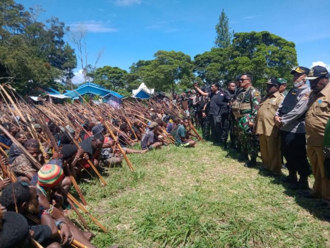 Pemerintah dan TNI Polri Temui Warga Bertikai di Wamena Cari Solusi Perdamaian