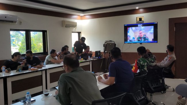 Rapat Evakuasi: Masyarakat Lokal Diminta Bantuan Cek Kebenaran Tewasnya 8 Karyawan PTT di Puncak