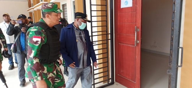 Danrem 173/PVB Berikan Klarifikasi Video Oknum TNI Merusak Kantor Pemda Intan Jaya