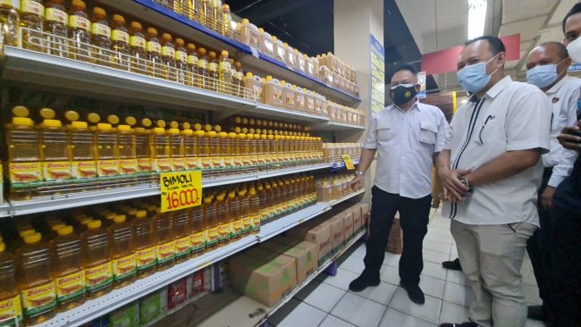 HET Minyak Goreng Dicabut, Polda Papua dan Disperindagkop Sidak ke Swalayan dan Pasar  di Jayapura