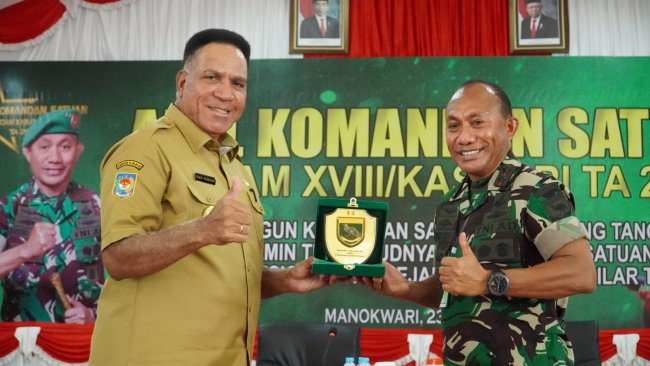 Penjabat Gubernur Minta TNI Bantu Pemerintah Jaga Stabilitas Keamanan dan Percepatan Vaksinasi di Papua Barat