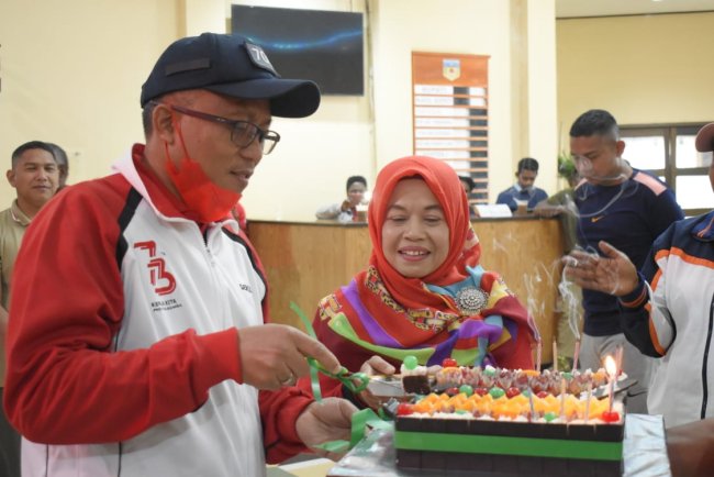 Rayakan Milad ke-49, Sekda Tumiran Akui Telah Mengabdi Selama 28 Tahun di Puncak Jaya 