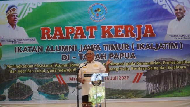 Gubernur Waterpauw Jabarkan Arahan Presiden Jokowi di Raker Ikal Jatim