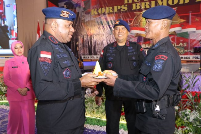 Syukuran HUT Brimob ke-77, Kapolda Papua Berpesan Tingkatkan Kompetensi dan Jaga Soliditas dengan TNI