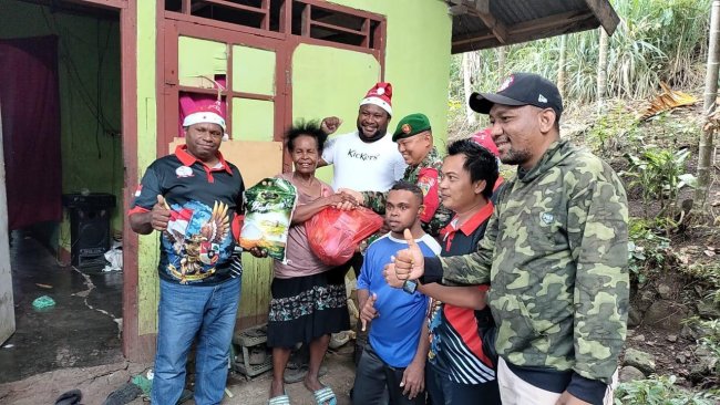 Kodim Jayapura dan PPNP-RI Berbagi Bingkisan Natal ke Panti Asuhan, Kaum Disabilitas dan Janda