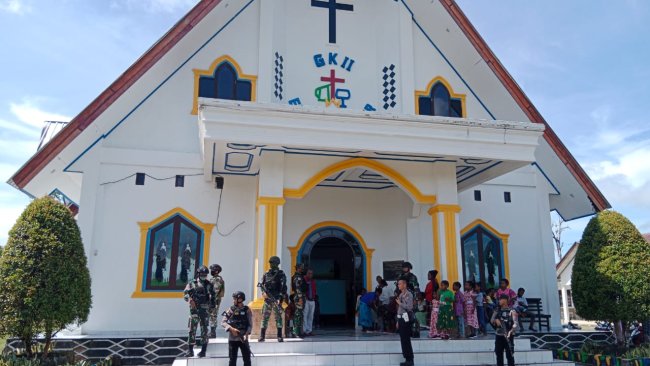 TNI Polri Amankan Pelaksanaan Ibadah Natal di Yahukimo 