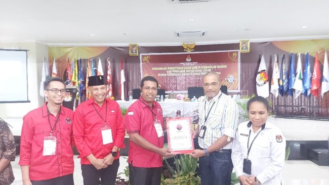 Resmi Daftarkan Bacaleg ke KPU, PDIP Optimistis Raih Kursi Pimpinan DPR Papua 