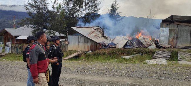 Rumah Pendeta di Ilaga Puncak Terbakar,  Polisi Lakukan Penyelidikan