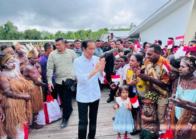 Resmikan Pengembangan Bandara Ewer Asmat, Presiden: Membuka Keterisolasian Wilayah Papua Selatan