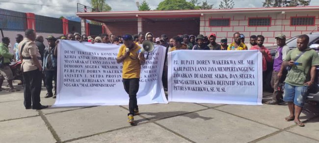 Penjabat Bupati Lanny Jaya Diminta Kembalikan Jabatan Sekda Defenitif  Kepada Petrus Wakerkwa 