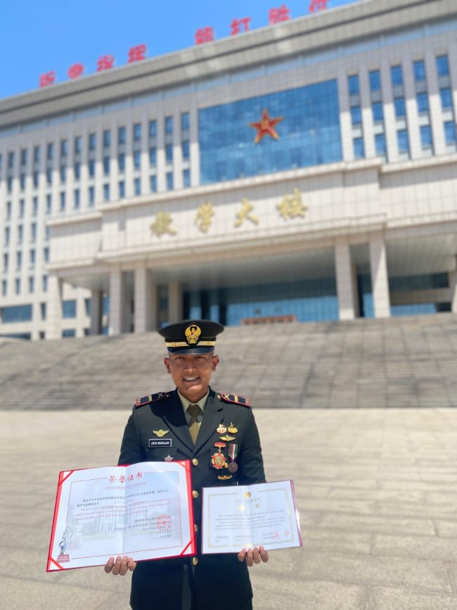 Perwira Muda Yonif 751/VJS Duduki Peringkat Pertama Kursus Sniper Di Tiongkok