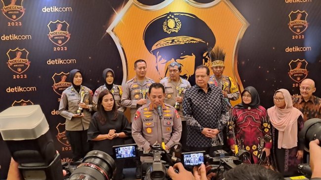 Jaga dan Rawat Perbatasan RI - PNG, AKP Makruf Suroto Dianugerahi Hoegeng Awards 2023