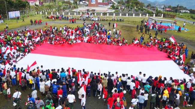 Kirab Merah Putih Semarakkan Hut Kemerdekaan ke-78 RI di Puncak Jaya