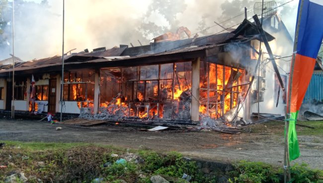 Kantor KPU Kabupaten Jayapura Ludes Terbakar