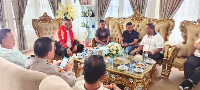 Gubernur Waterpauw Lakukan Rapat Koordinasi Merespon Situasi Keamanan di Fakfak
