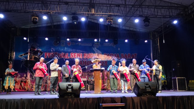 Gubernur Waterpauw: Junjung Tinggi Pengembangan Seni Budaya Papua Barat