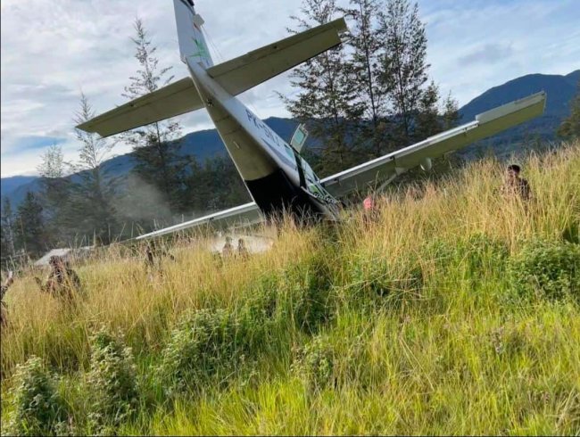 Pesawat Smart Air Tergelincir di Puncak, 15 Penumpang Selamat