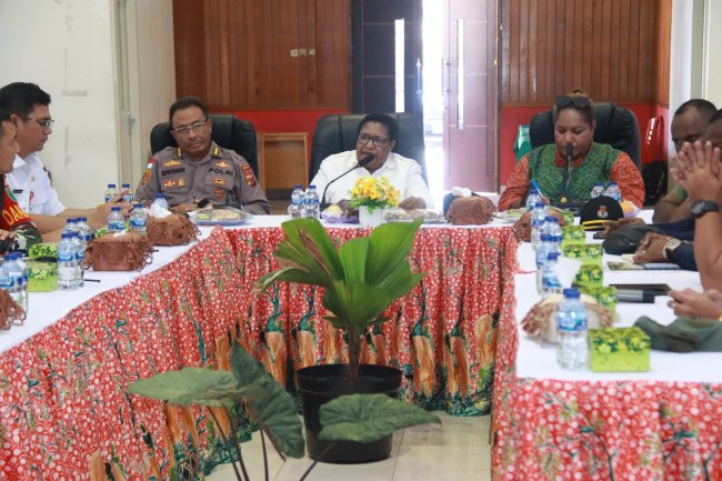 Pj Gubernur Papua Tengah Berharap Pleno Rekapitulasi Hasil Pemilu Dilaksanakan Sesuai Jadwal