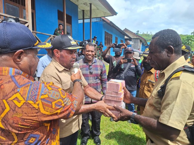 Pemkab Tolikara Sukses Salurkan Dana Desa Tahap Pertama di 541 Kampung