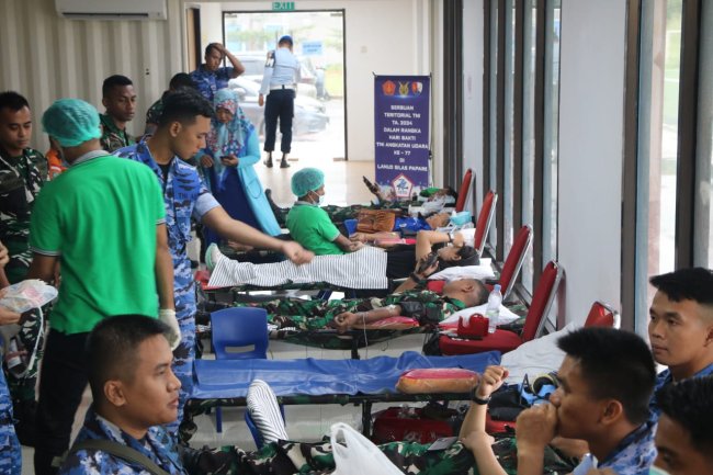 Baksos Hari Bakti TNI AU ke-77, Lanud Silas Papare Gelar Donor Darah