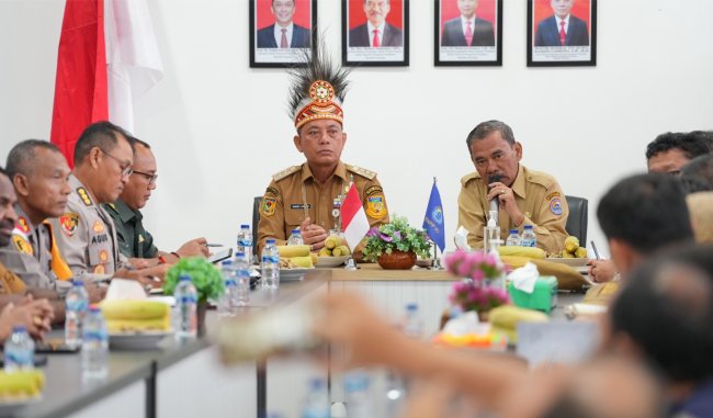 Rapat di PLBN Skouw, Pj Gubernur Ramses Limbong Tekankan Penyelesaian Administrasi Hibah BMN