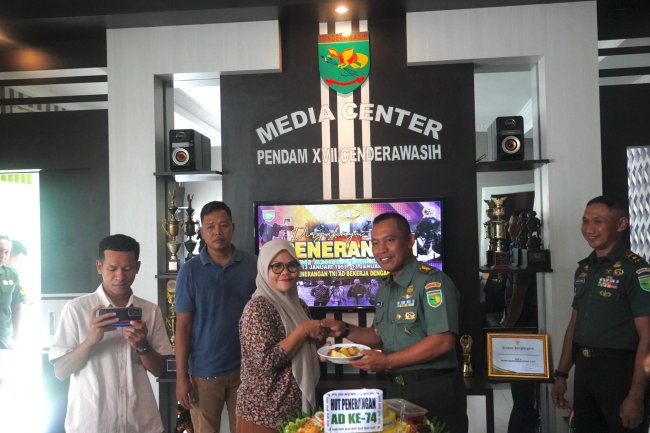 Pendam Cenderawasih Gelar Syukuran HUT Ke-74 Penerangan TNI AD Bersama Insan Pers