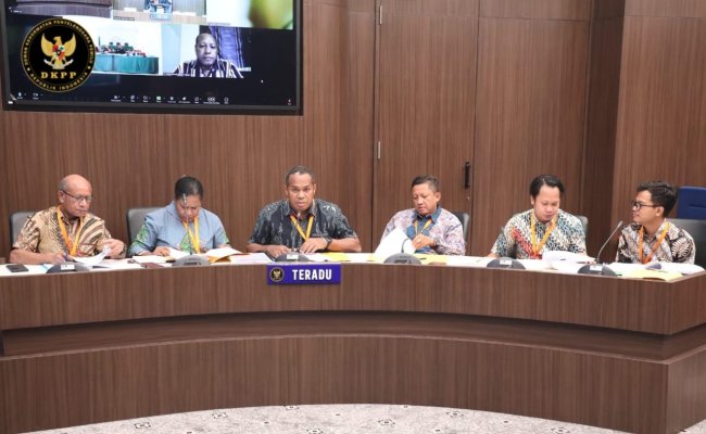 Lima Komisioner KPU Papua Dijatuhi Sanksi Peringatan Keras oleh DKPP