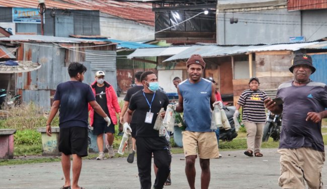 Aksi Grebek Sampah di Pasar Sentani Jayapura, Kumpulkan 433 Kg Sampah