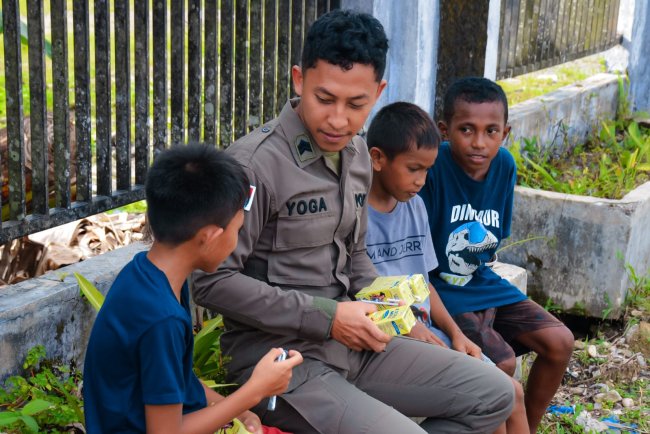 Aksi Sosial Satgas Humas Operasi Damai Cartenz 2025: Satukan Kekuatan untuk Anak Papua Sehat dan Cerdas