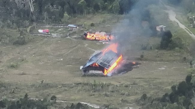 KKB Serang Dua Kampung di Puncak, Pembakaran Bangunan Diduga Dipicu Perselingkuhan